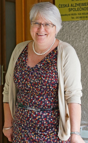 Doc. MUDr. Iva Holmerová, Ph.D. (foto: https://www.novinky.cz/zena/styl/350178-gerontolozka-iva-holmerova-si-je-jista-morousove-umiraji-driv.html)